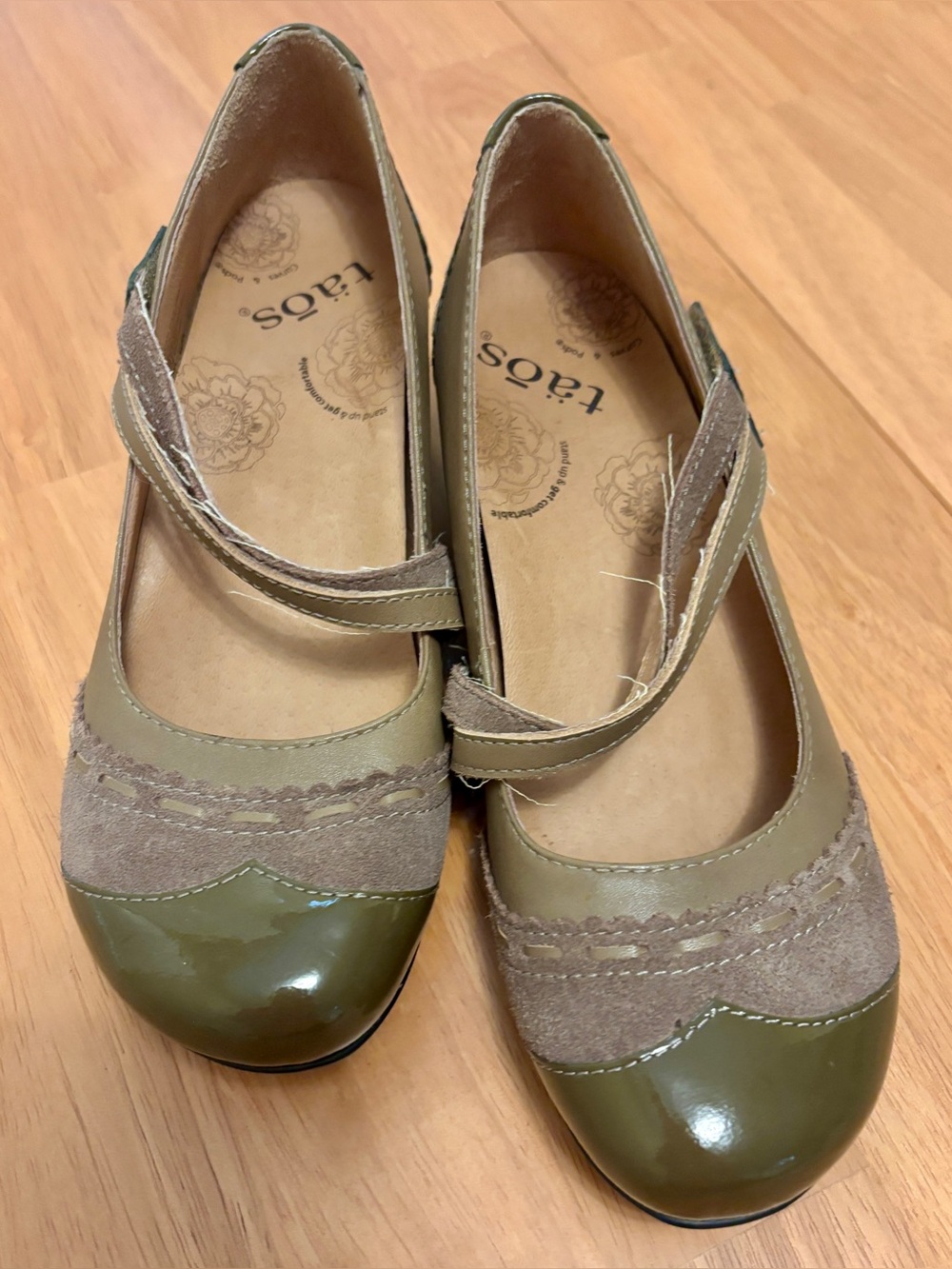 Taos Mary Jane Taupe/Green Leather Shoes ~ Women’s 36